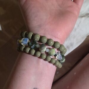Elegant Green Beaded Bracelet